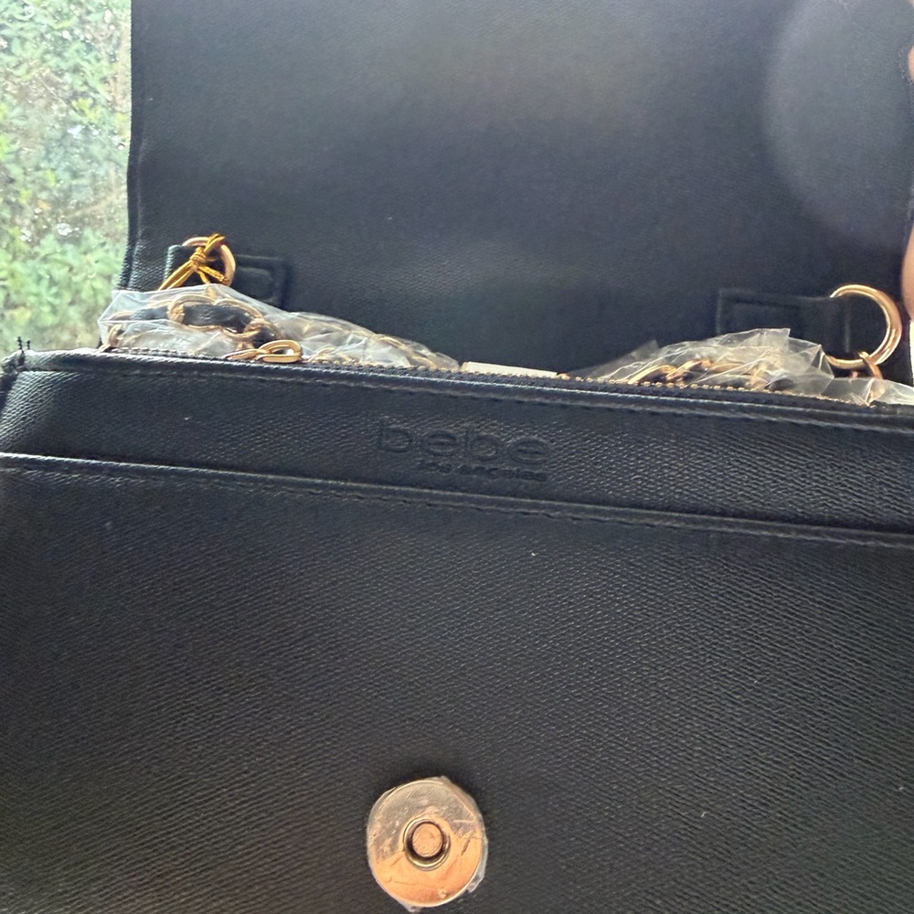 NWT Bebe Black Women's crossbody Bag - Picture 4 of 5